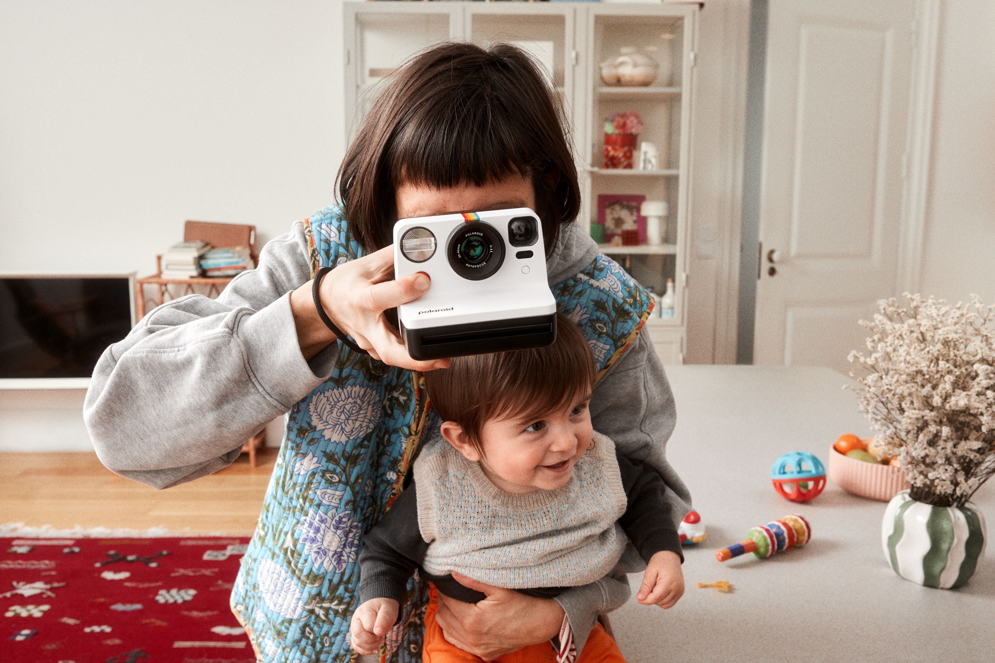 Polaroid Everything Box Now Gen 2 - Black & White
